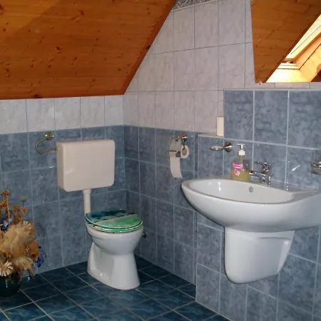 Berni ホームステイ バダチョニトマイ