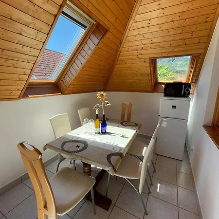 Berni Δωμάτια σε οικογενειακή κατοικία *